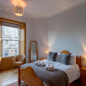 Serviced Apartment