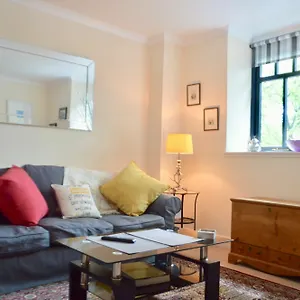 Gorgeous 2 Bedroom In Converted Church Apartment