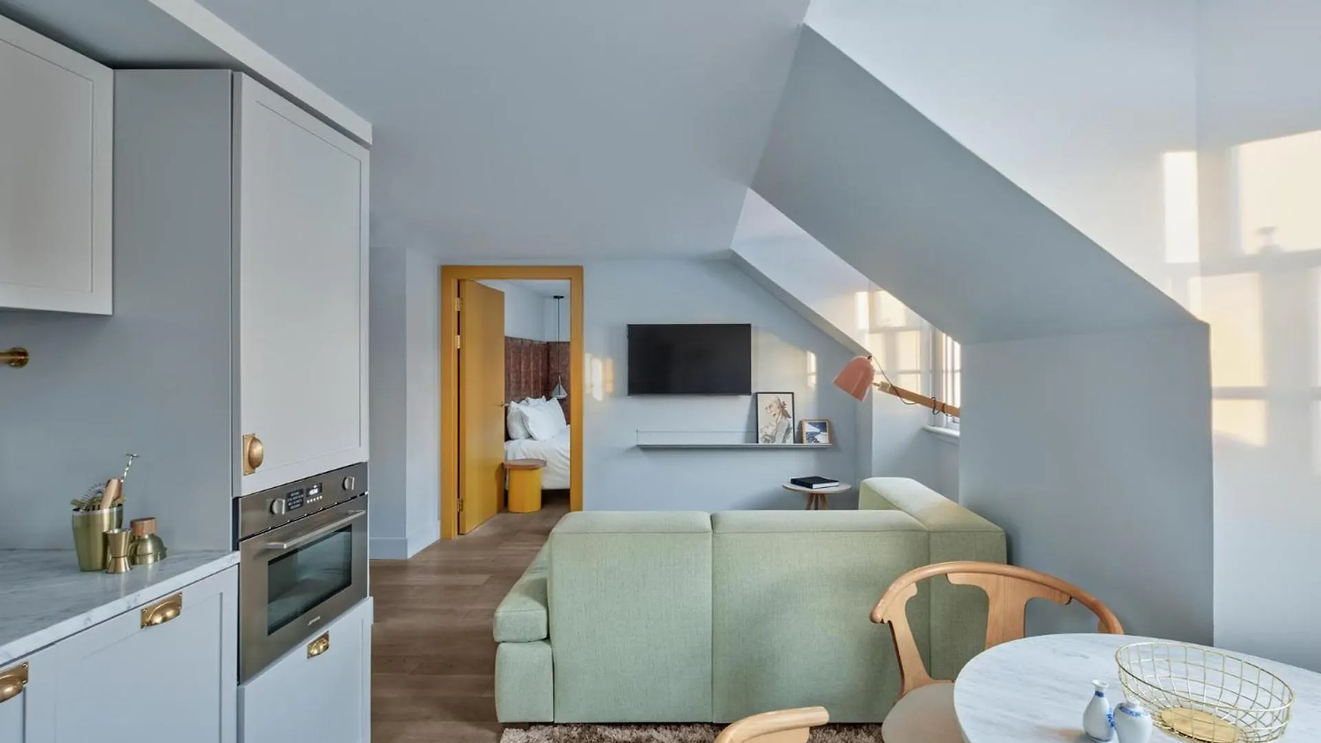 Eden Locke Aparthotel Edinburgh 4*,